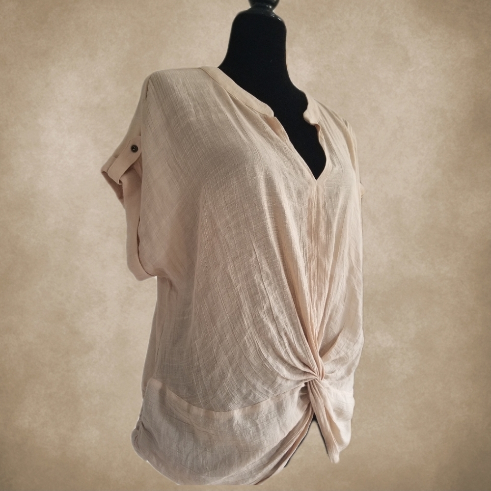 NWOT/Lily White Blouse - Picture 2 of 4